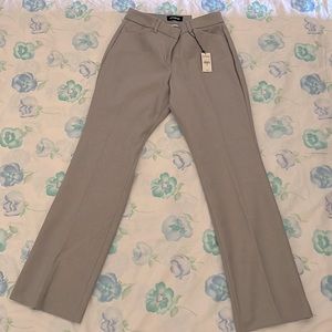 Express Publicist Mid Rise Barely Boot Gray pants. Size 6s NWT